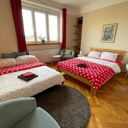 Light Cozy Flat Large Terrace Near Castle 아파트 프라하